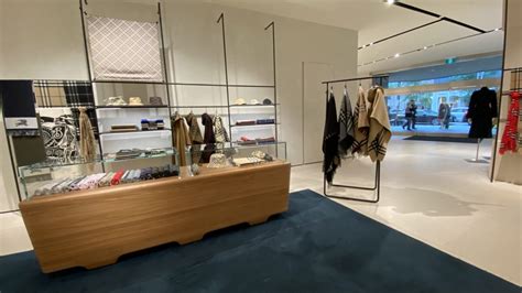 burberry outlet toronto reviews|burberry bloor street.